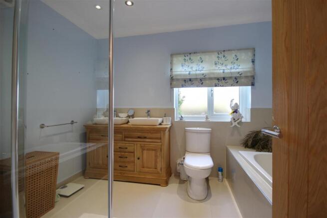 En-suite Bathroom