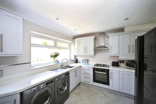 3 bed Semi-Detached for sale Image 10