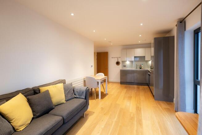 Living room ()