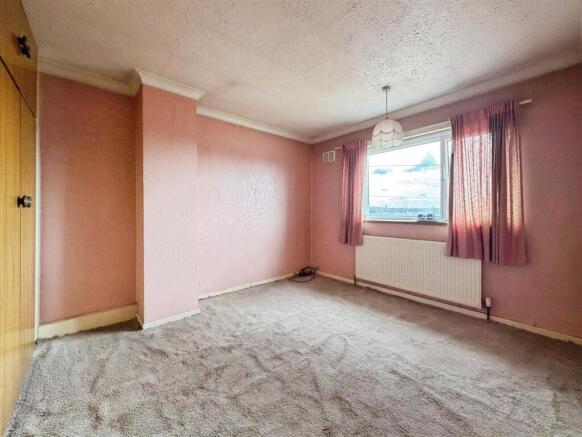 3 bed Semi-Detached for sale Image 9