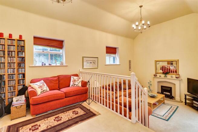 MUSIC ROOM/LOUNGE