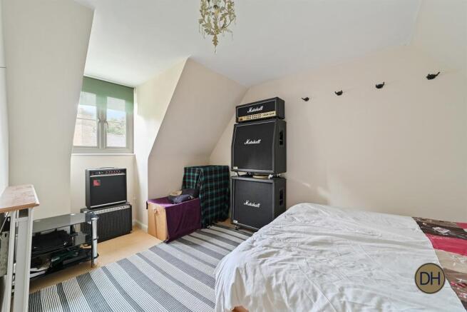 Bedroom+