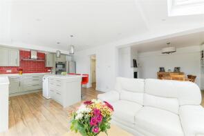 26, Roundwood View, Banstead SM7 1EQ