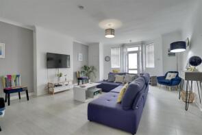 12, 43 Balmoral Court, Clarence Parade, Southsea PO5 2ES