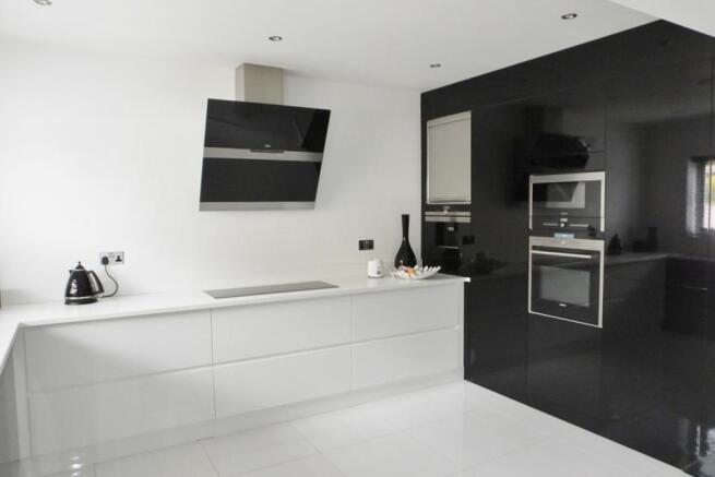kitchen/dining room