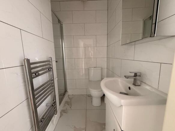 Studio to rent Image 10