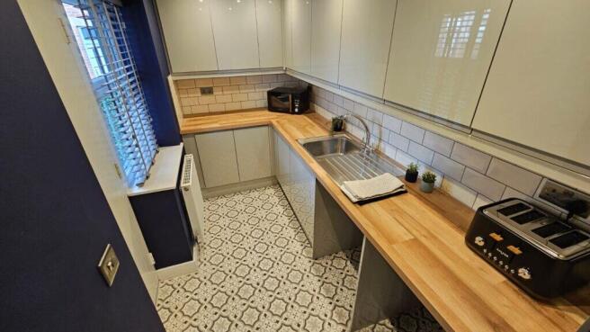 1 bed House Share to rent Image 7