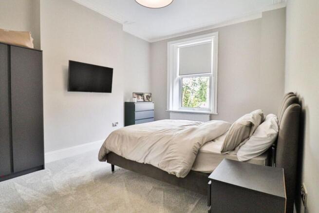5 bed Terraced for sale Image 9