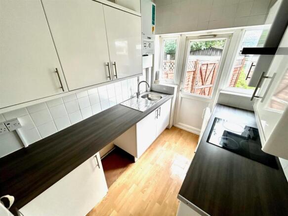 kitchen 2.jpg