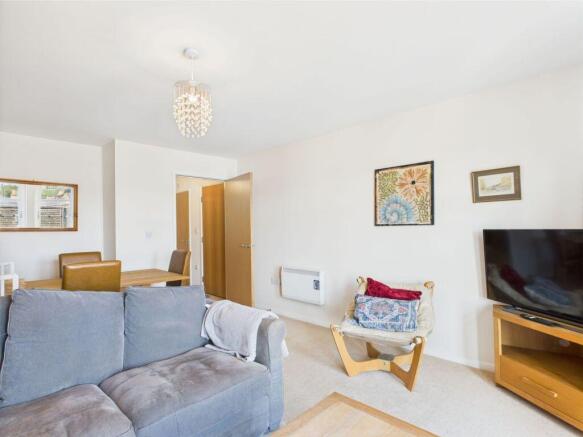 3 bed Apartment for sale Image 5