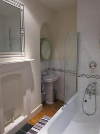 Bathroom.JPG
