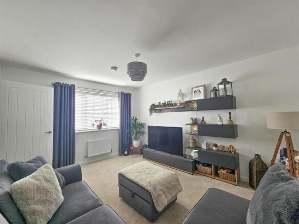 3 bed Semi-Detached for sale Image 9