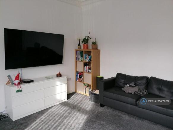 5 bed Semi-Detached to rent Image 8