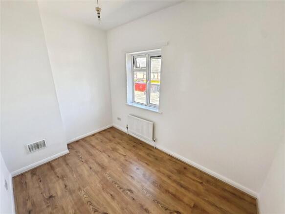 3 bed End of Terrace to rent Image 12