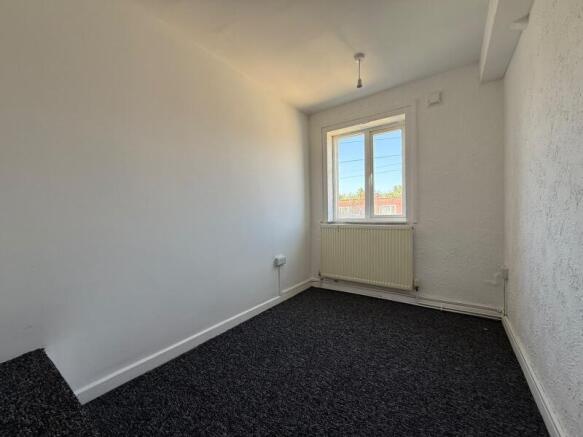 3 bed Terraced to rent Image 7