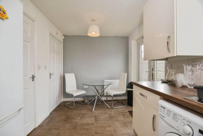 3 bed Semi-Detached for sale Image 9