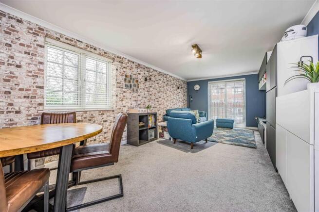 Flat 5, Elizabeth House, Besconsfield Road, Waterl