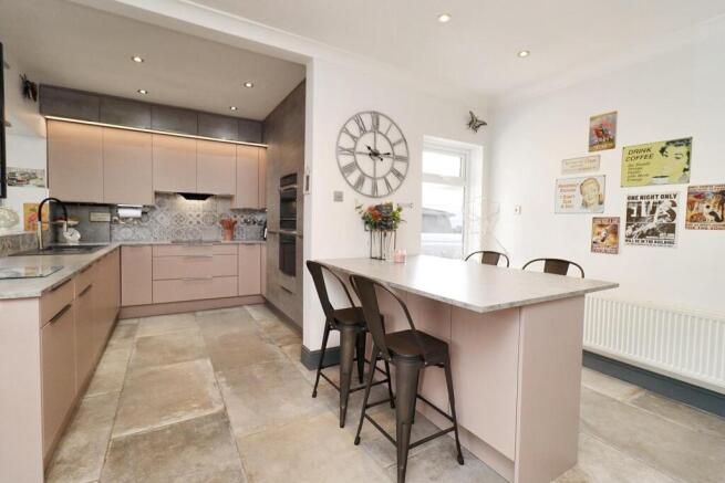3 bed Detached Bungalow for sale Image 11