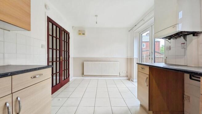 2 bed Semi-Detached to rent Image 4