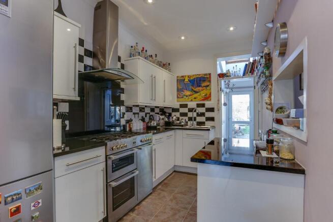 Stylish Fitted Kitchen