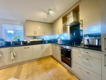 Library Road, Ferndown