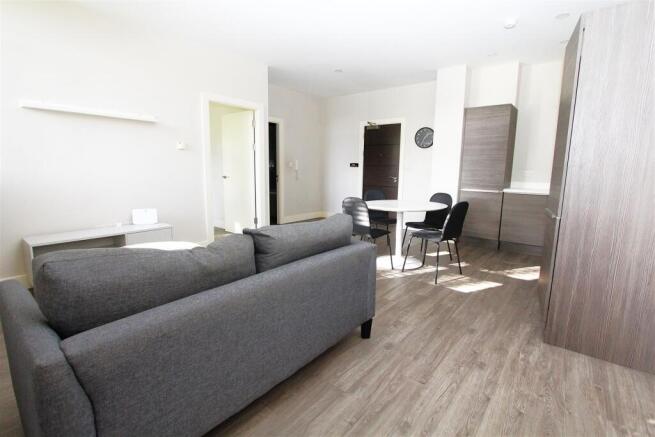 1 bed Flat to rent Image 5