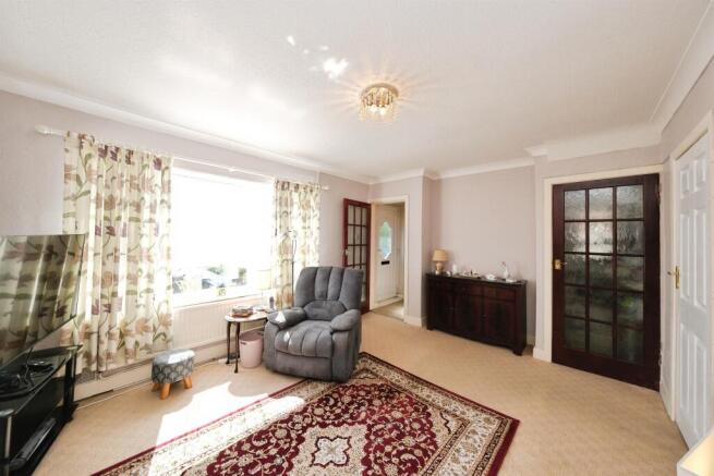 3 bed Semi-Detached for sale Image 6