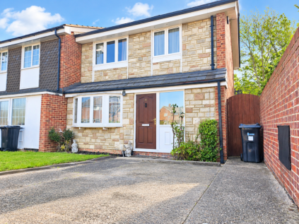 Enstone Road, Woodley
