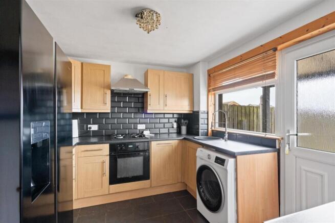 122 Langside Gardens 13.jpg