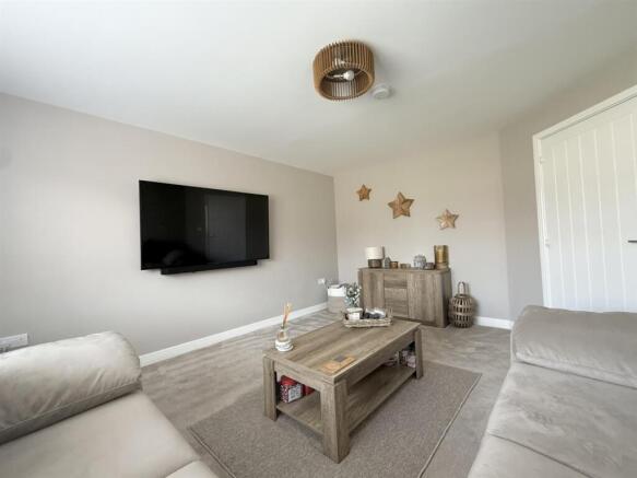 4 bed Detached for sale Image 6