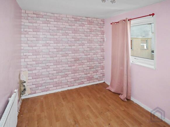 3 bed Terraced for sale Image 12