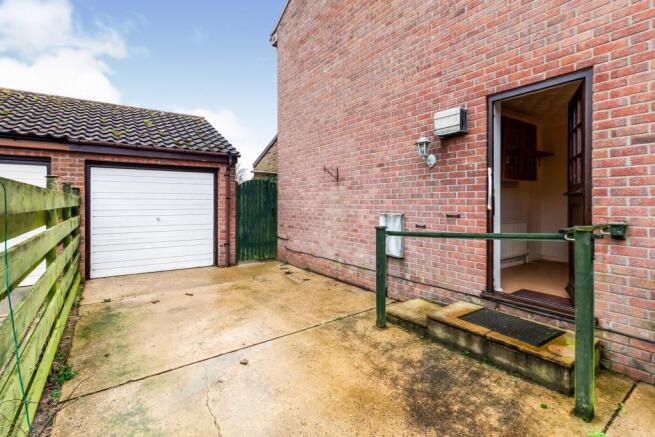 Garage & Driveway