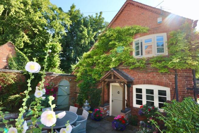 Courtyard Garden 