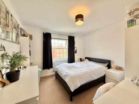 2 bed Flat to rent Image 9