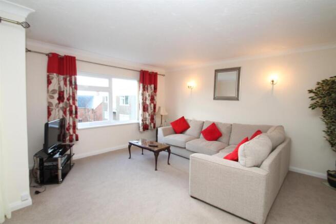 12 Needles Court 001.jpg