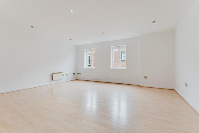 28 Lahnstein Court, Kettering (10 of 17).jpg