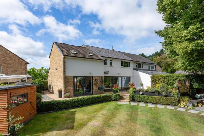4 bed Semi-Detached for sale Image 4