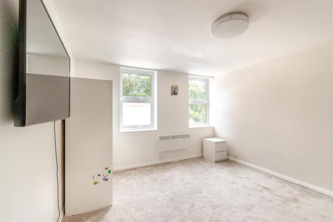 8564282-interior10