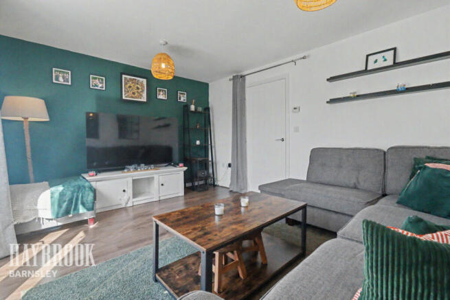 3 bed Semi-Detached for sale Image 8
