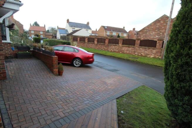 FRONT GARDEN & PARKING