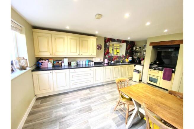 Kitchen/Breakfast