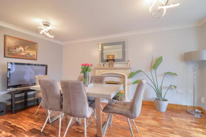 5 bed Detached for sale Image 6