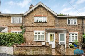14, Manor Cottages Approach, East Finchley, London N2 8JR