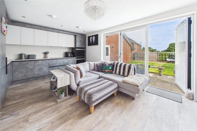 4 bed Detached for sale Image 5