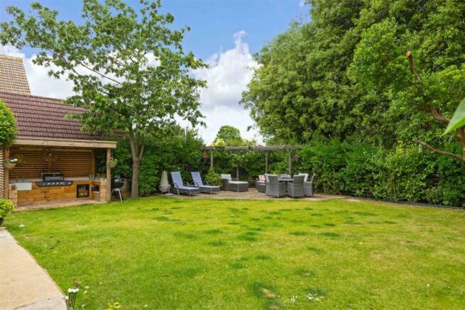 For Sale by Aspire Residential - Offington Lane