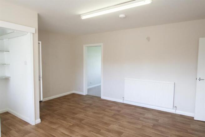 3 bed Detached Bungalow to rent Image 6