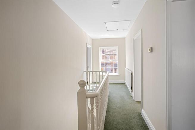 3 bed Semi-Detached for sale Image 12