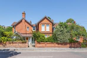 Flat 2, 16 Branksome Dene Gardens, Pinewood Road, Poole BH13 6JS