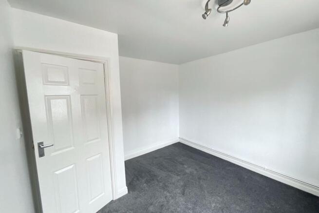 2 bed Flat for sale Image 11