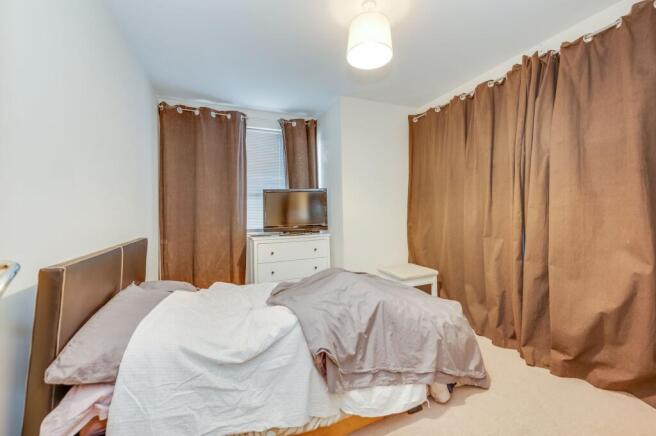 2 bed Flat for sale Image 8